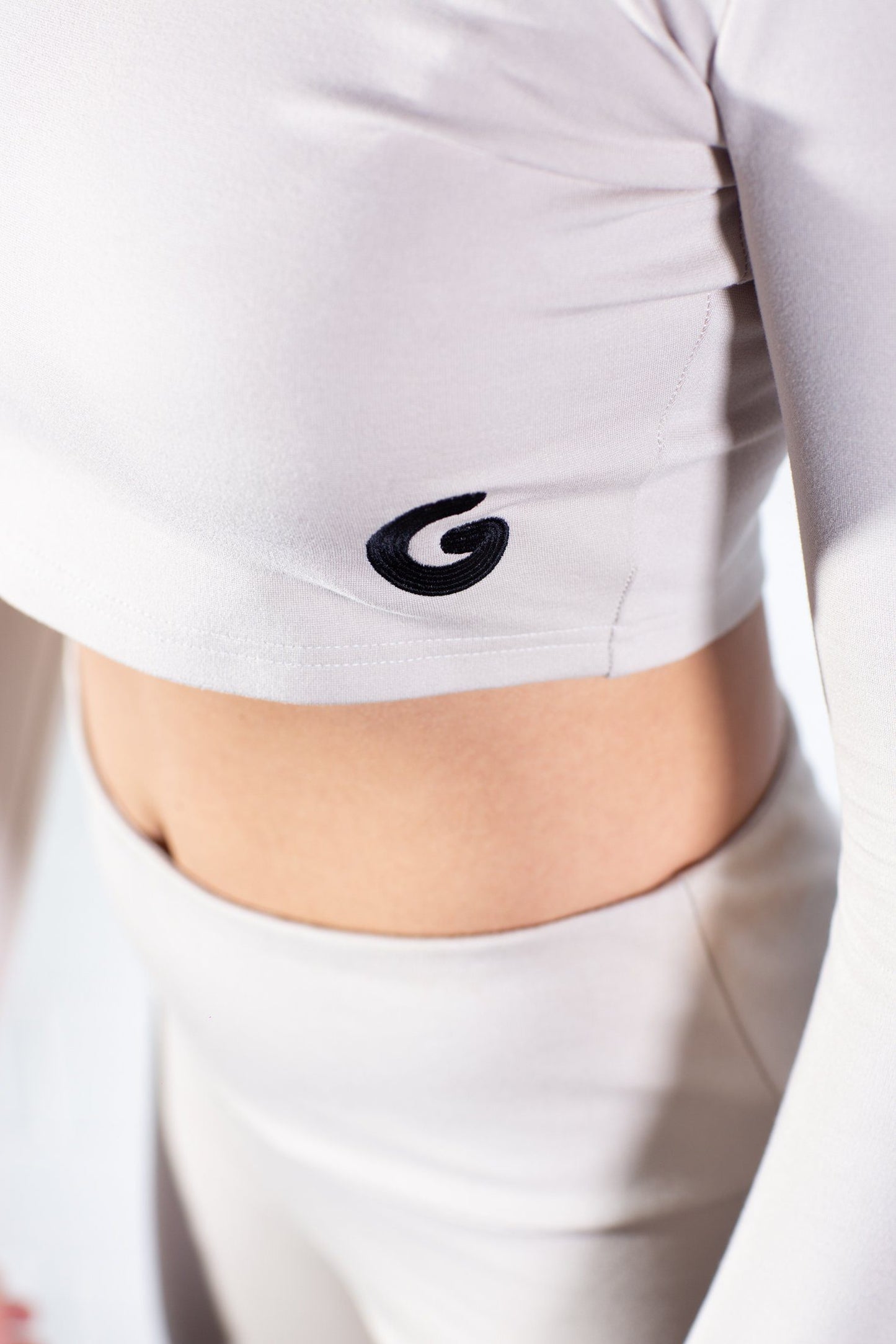 The Energy Crop Longsleeve Top 0.2 // ice grey